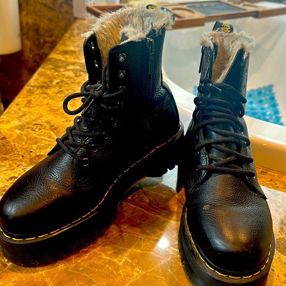 Dr Martens Jadon  Fur Lined FL UK 7 women’s us 9/9.5 rare platform quad